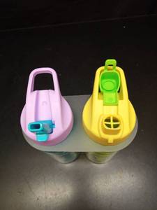 lot 1103 image: Bluey 4-Pack Water Bottles with Flip-Top Lids - Retail $0