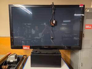 lot 18625 image: 65in - Panasonic HD TV
