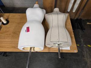 lot 18634 image: Set of 2 Mannequins - No Stands