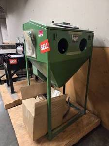 lot 18651 image: Empire Sandblasting Cabinet - Model S-20