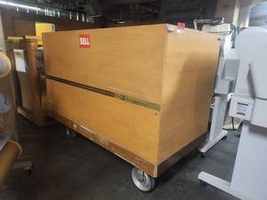 lot 18563 image: Mobile Storage Cabinet on Wheels with Latch Handles