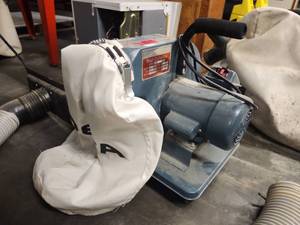 lot 18576 image: Industrial Dust Collector - Model 129594