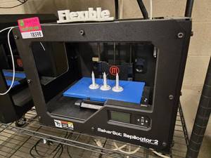 lot 18598 image: MakerBot Replicator 2 Desktop 3D Printer