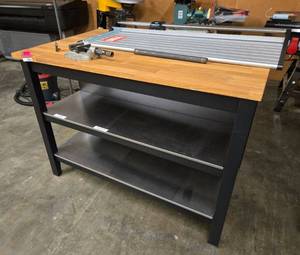 lot 18656 image: 3 Tier Desk - Contents Included