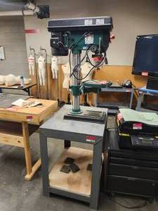 lot 18616 image: Grizzly Industrial Drill Press