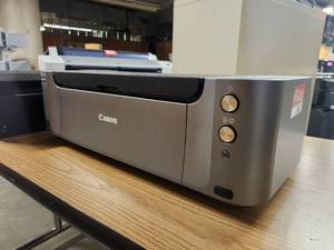 lot 18622 image: Epson Pro 100