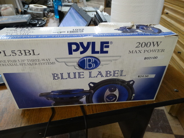 lot 1022 image: Pair of Pyle 5.25 200W speakers- in box