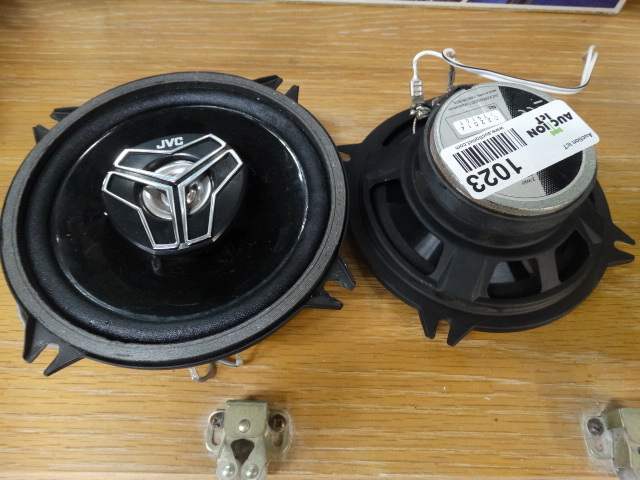 lot 1023 image: Pair of 5 JVC speakers