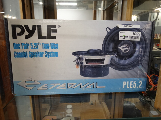 lot 1029 image: Pair of Pyle 5.25 2 way speakers- in box
