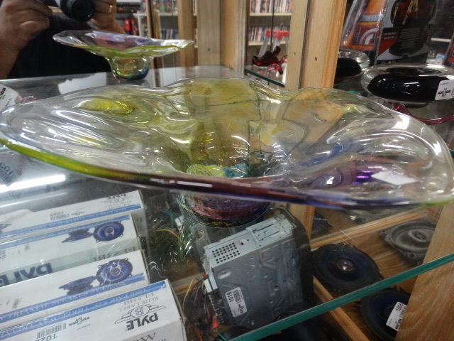 lot 1040 image: Blown glass bowl-signed by artist