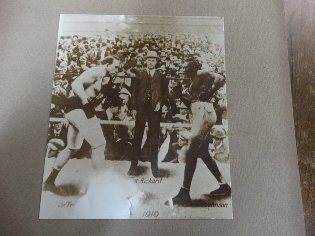 lot 1044 image: Old Boxing photo