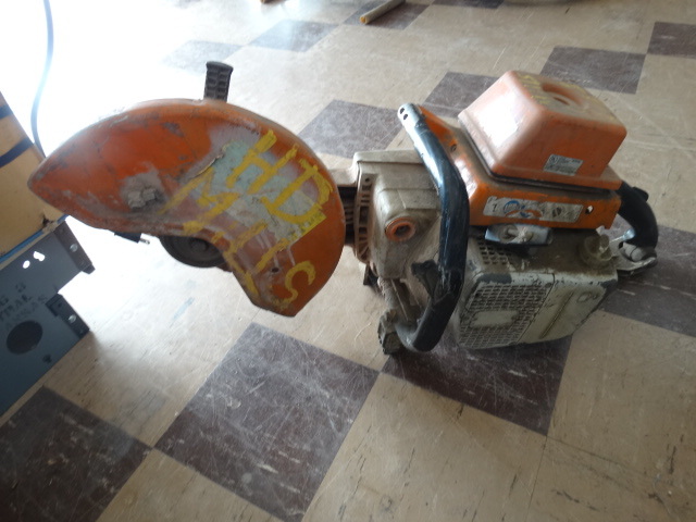 lot 1067 image: Stihl gas powered cut off saw
