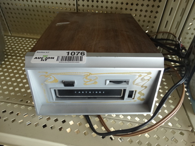 lot 1076 image: Vintage 8 track player