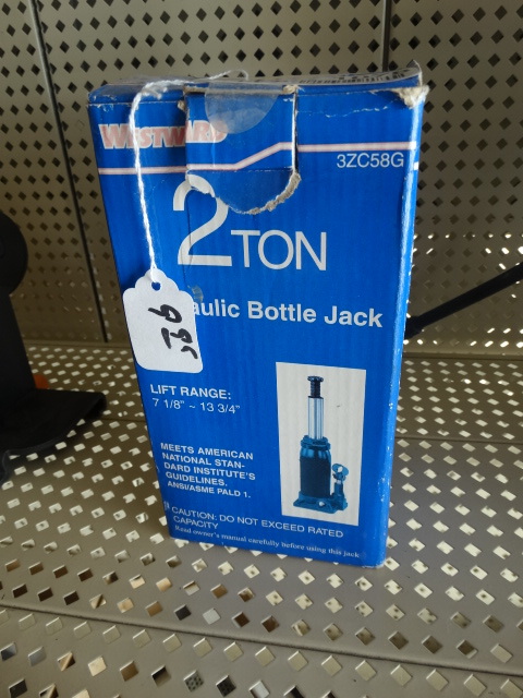 lot 1078 image: 2 ton jack