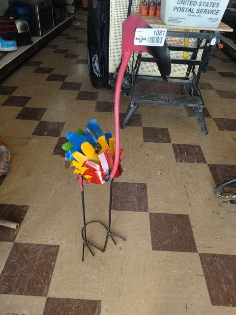lot 1081 image: Metal yard decor flamingo- 39 tall