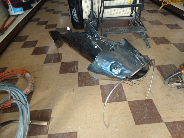 lot 1084 image: HUGE metal yard decor CATFISH- 61 long x 17 tall