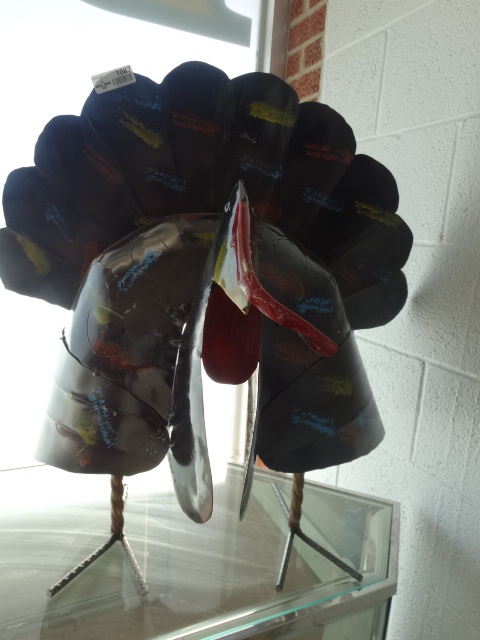 lot 1087 image: Metal yard decor Turkey- 29 tall x 28 wide