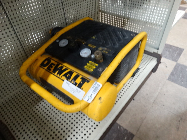 lot 1110 image: Dewalt D55140 electric air compressor
