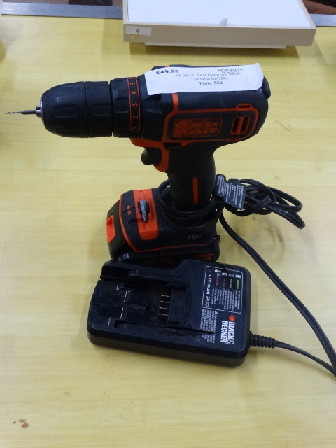 lot 1124 image: black & decker 20 V power drill w charger