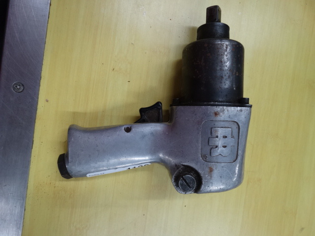 lot 1132 image: 12 in impact driver