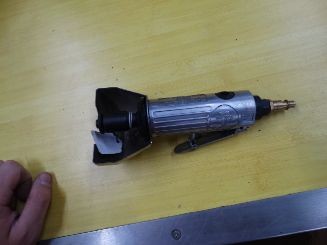 lot 1136 image: air driven grinder