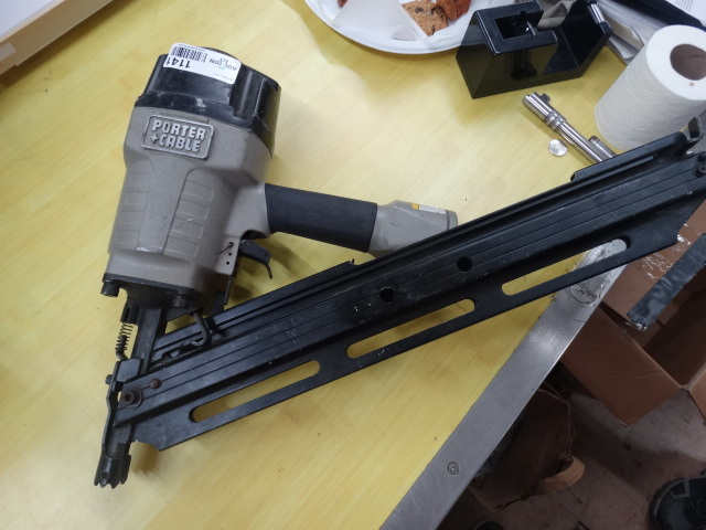 lot 1141 image: PorterCable air power framing gun
