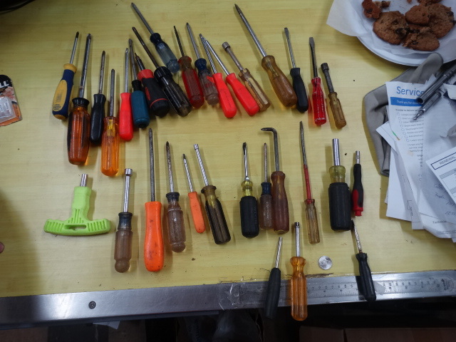 lot 1152 image: Lot of Screwdrivers