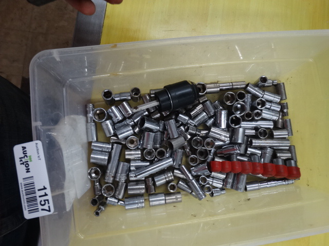 lot 1157 image: Lot of sockets w set of allen wrenches
