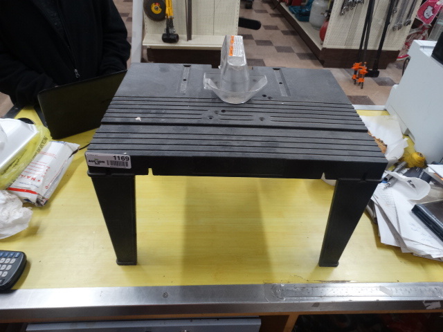 lot 1169 image: router table