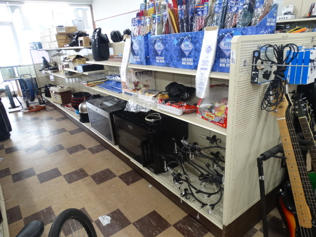 lot 1199 image: 5 sections of double sided gondola shelving