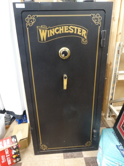 lot 1203 image: Winchester Gun Safe with combo