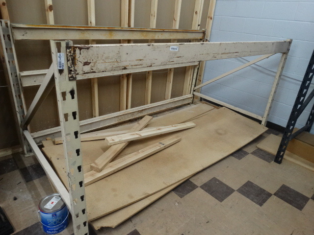 lot 1204 image: 1 section pallet rack