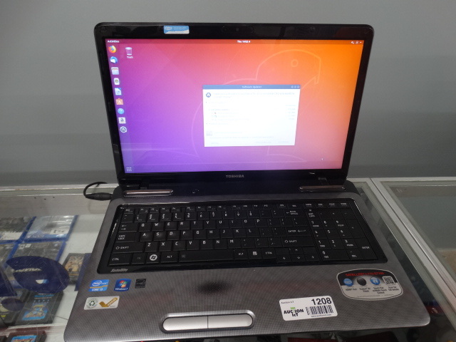 lot 1208 image: Toshiba laptop computer