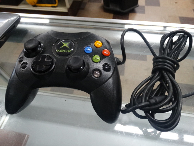 lot 1225 image: Xbox controller
