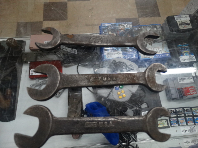 lot 1233 image: 3 vintage wrenches marked Ford