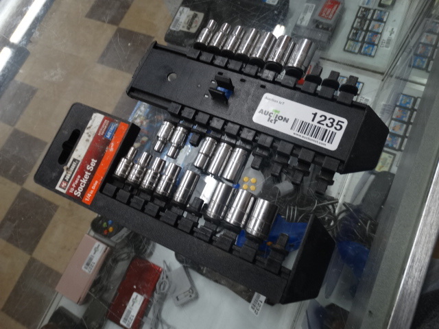 lot 1235 image: partial socket set