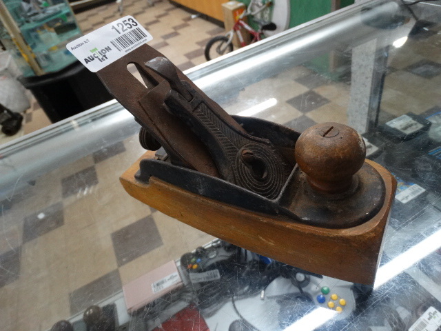 lot 1253 image: vintage stanley hand planer