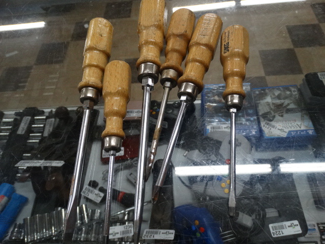 lot 1254 image: 6 5KGE tools