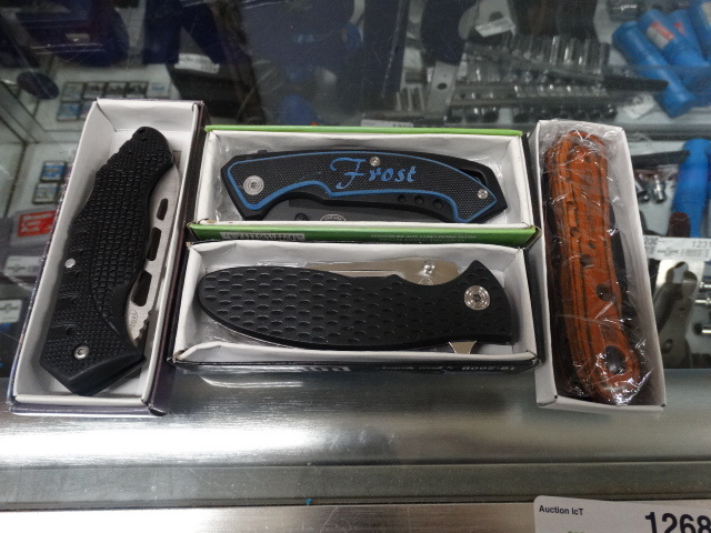 lot 1268 image: 4 NIB pocket knives