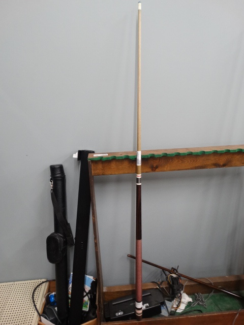 lot 1292 image: Viking pool cue