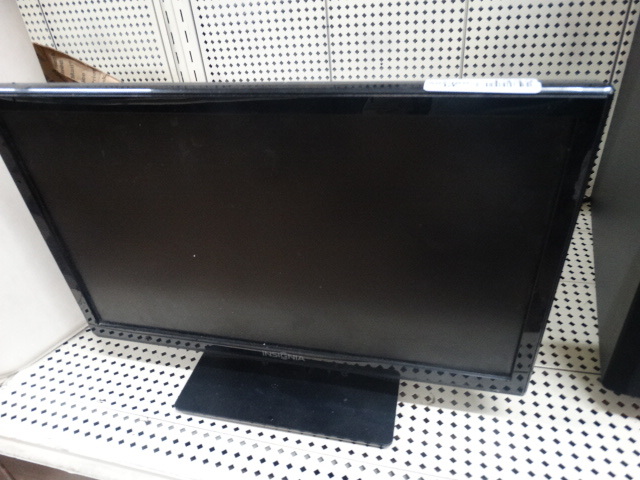 lot 1332 image: Insignia 19 LCD with built in DVD Player