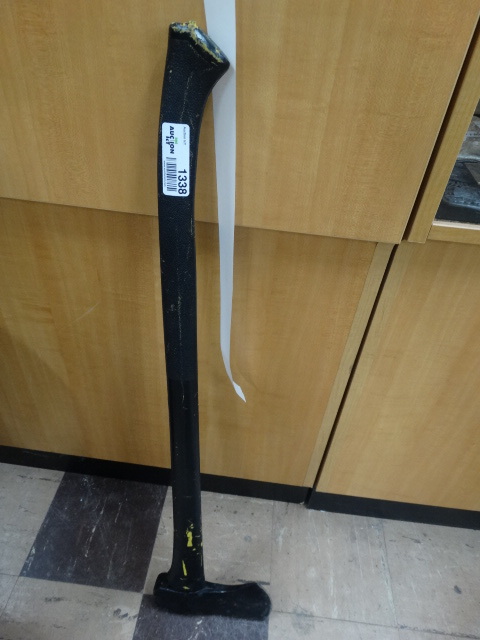 lot 1338 image: Fiberglass handle AXE