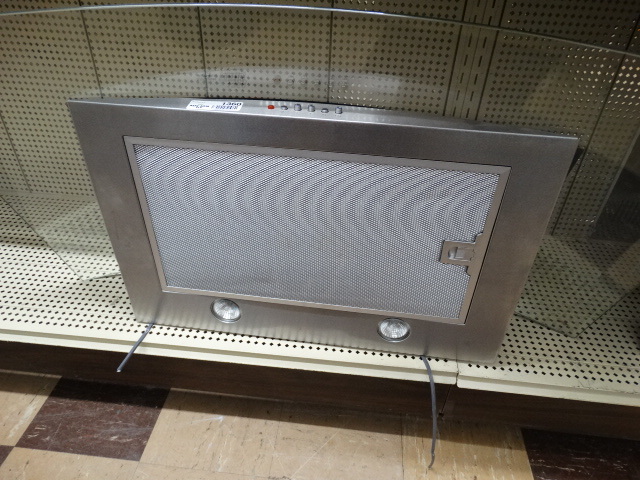 lot 1360 image: Fancy range hood