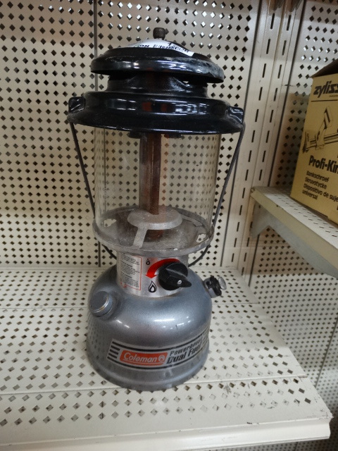 lot 1376 image: Coleman lantern