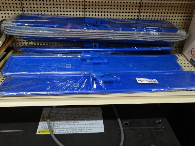 lot 1392 image: 7 24 wet mop pad holders