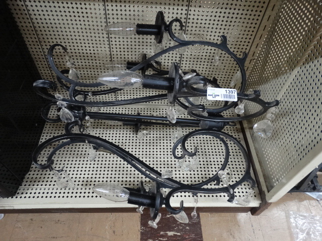 lot 1397 image: Hanging chandelier