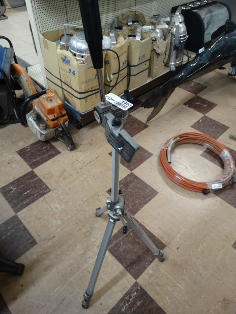 lot 1403 image: Camera tripod