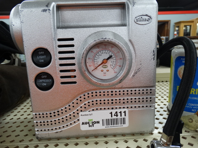 lot 1411 image: Portable air compressor flashlight
