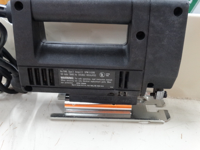 lot 1431 image: Black & Decker jigsaw