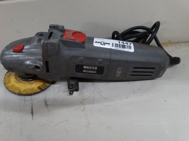 lot 1447 image: 4 angle grinder